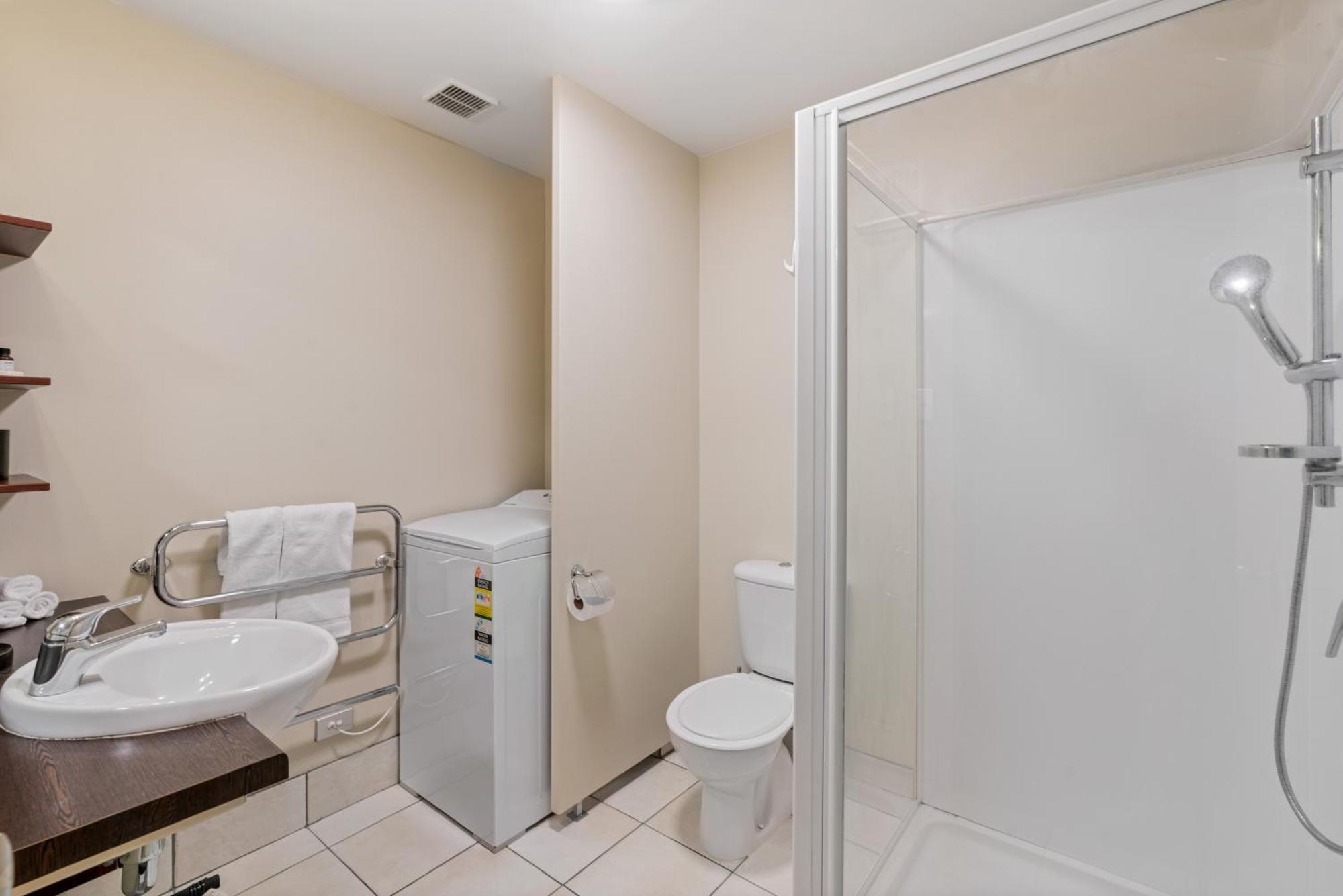 2-Bedroom Apartment With Lake & Mountain View - Beechwood Queenstown Exterior foto